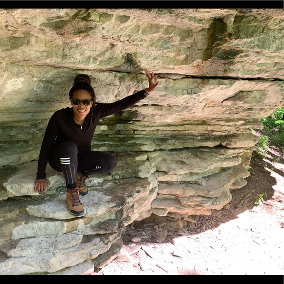 Meet your Posher, Lisa - Picture 2 of 7